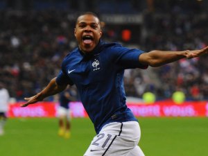 Loic Remy is set to join from QPR